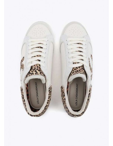 Zapatillas Blancas con Logo Leopardo en Tejidos Combinados – Lola Casademunt - vista superior