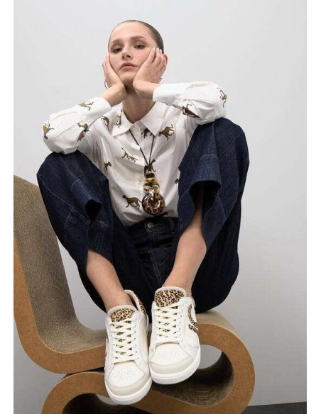 Zapatillas Blancas con Logo Leopardo en Tejidos Combinados – Lola Casademunt