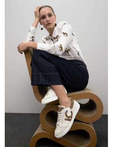 Zapatillas Blancas con Logo Leopardo en Tejidos Combinados – Lola Casademunt