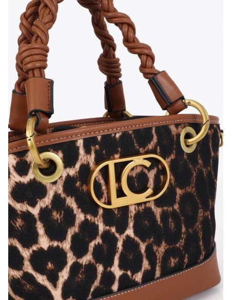Mini Capazo Leopardo con Asas Trenzadas – Lola Casademunt - vista en detalle del logotipo, los herrajes y el estampado