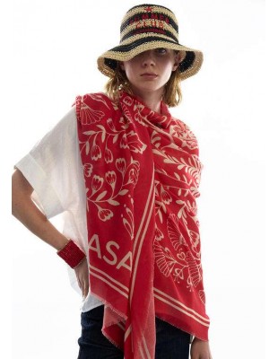 Fular Estampado Floral con Logo – Lola Casademunt - modelo lleva puesto el fular