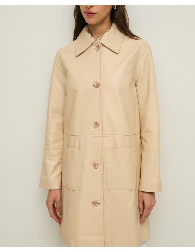 Chaqueta Larga de Piel Napa – Yerse - color crudo - vista frontal con la chaqueta cerrada