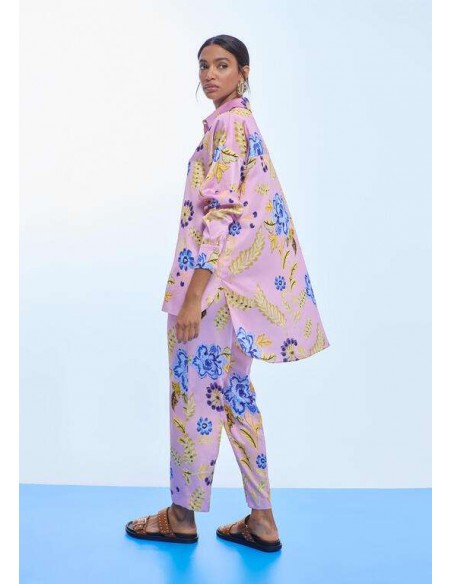 Camisa satinada oversize de flores Lola Casademunt - vista lateral